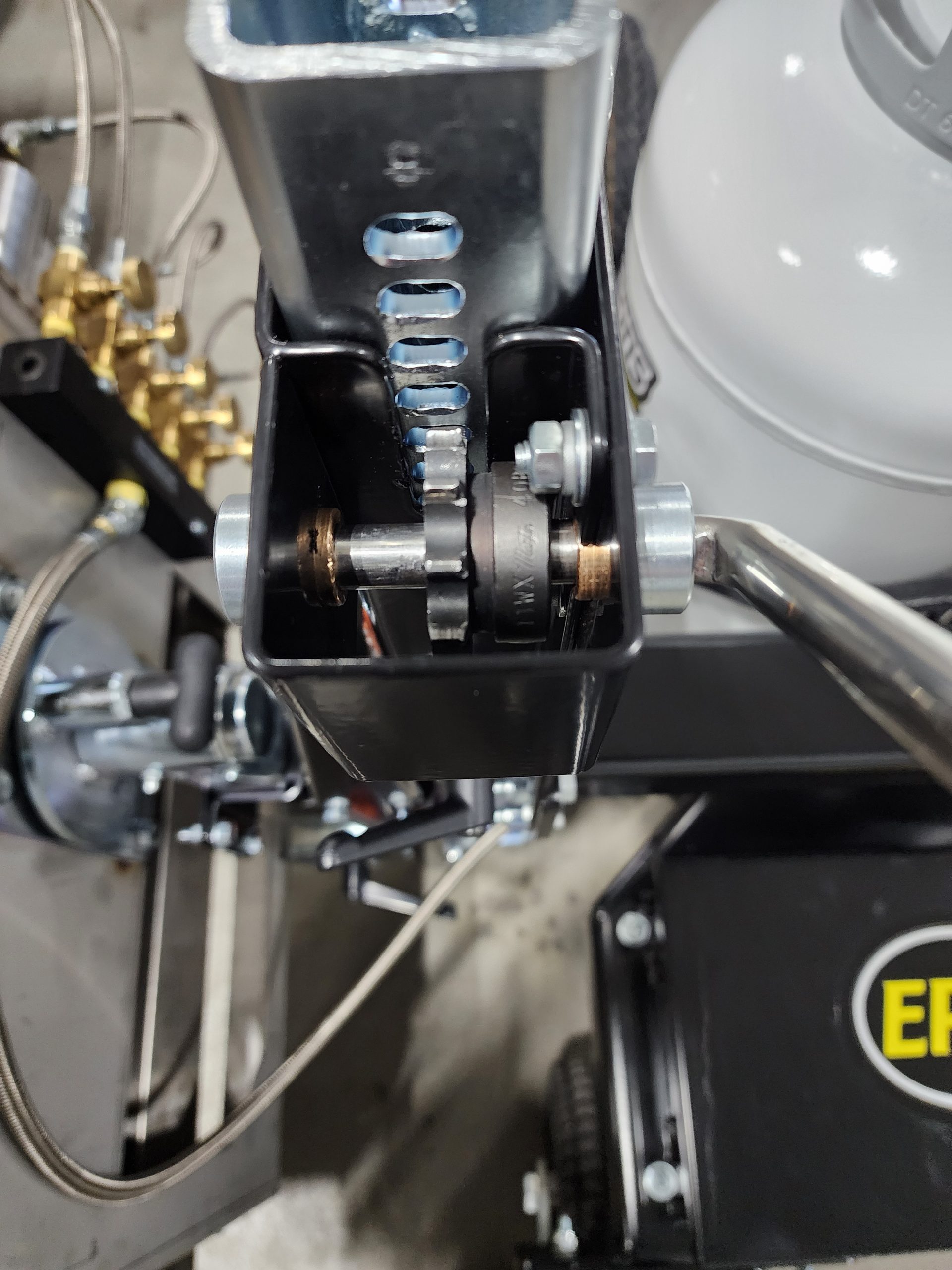 Smart Arm Easy-Lift Height Adjustment